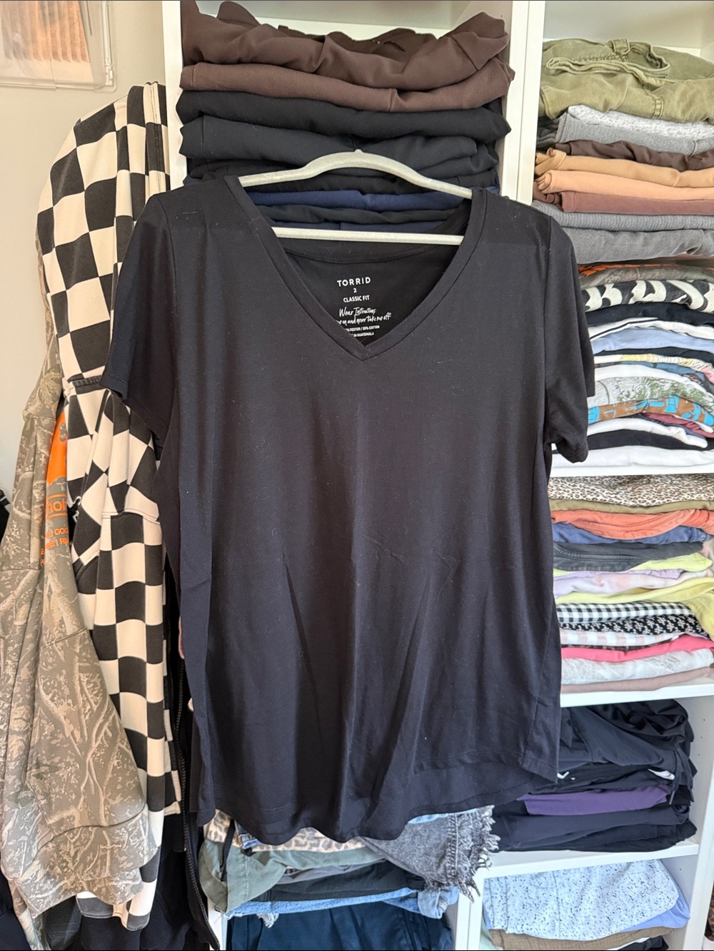 torrid Black V-Neck Short Sleeve Tee